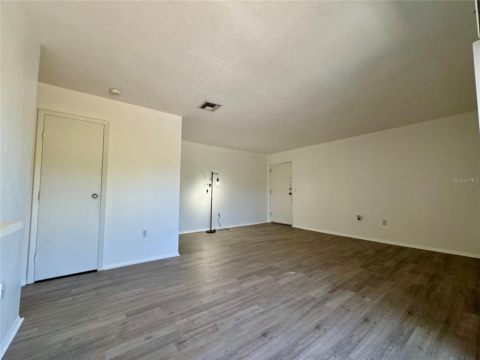 2632 HIDDEN LAKE DR N #E — photo 8