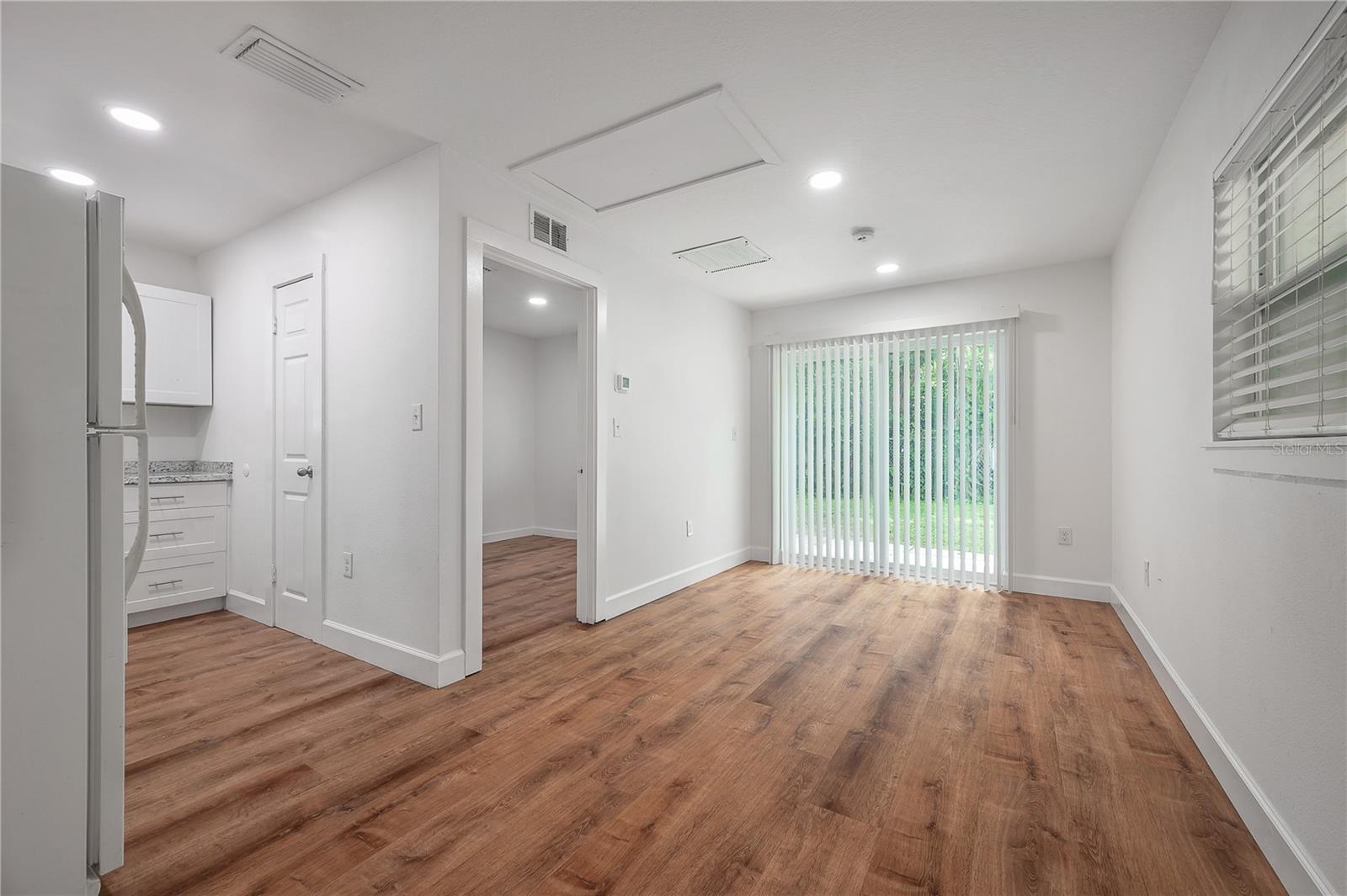 2307 E OSBORNE AVE — photo 28
