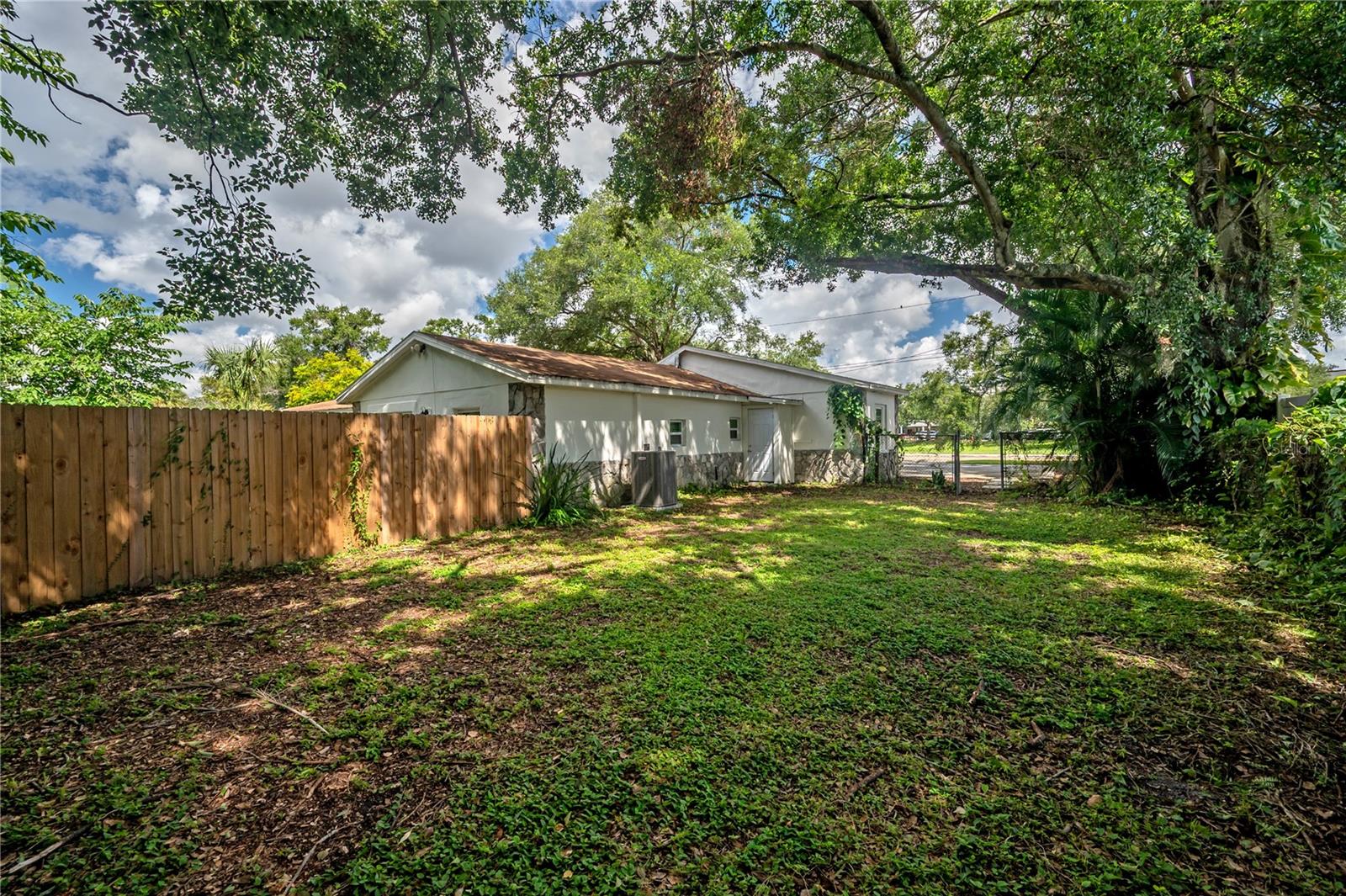 2307 E OSBORNE AVE — photo 20