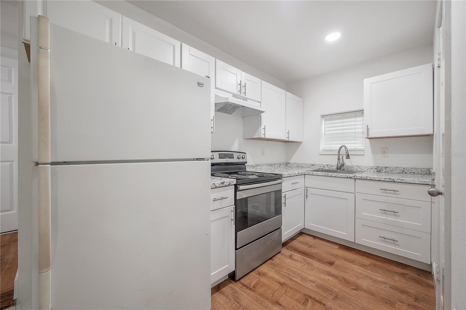 2307 E OSBORNE AVE — photo 33