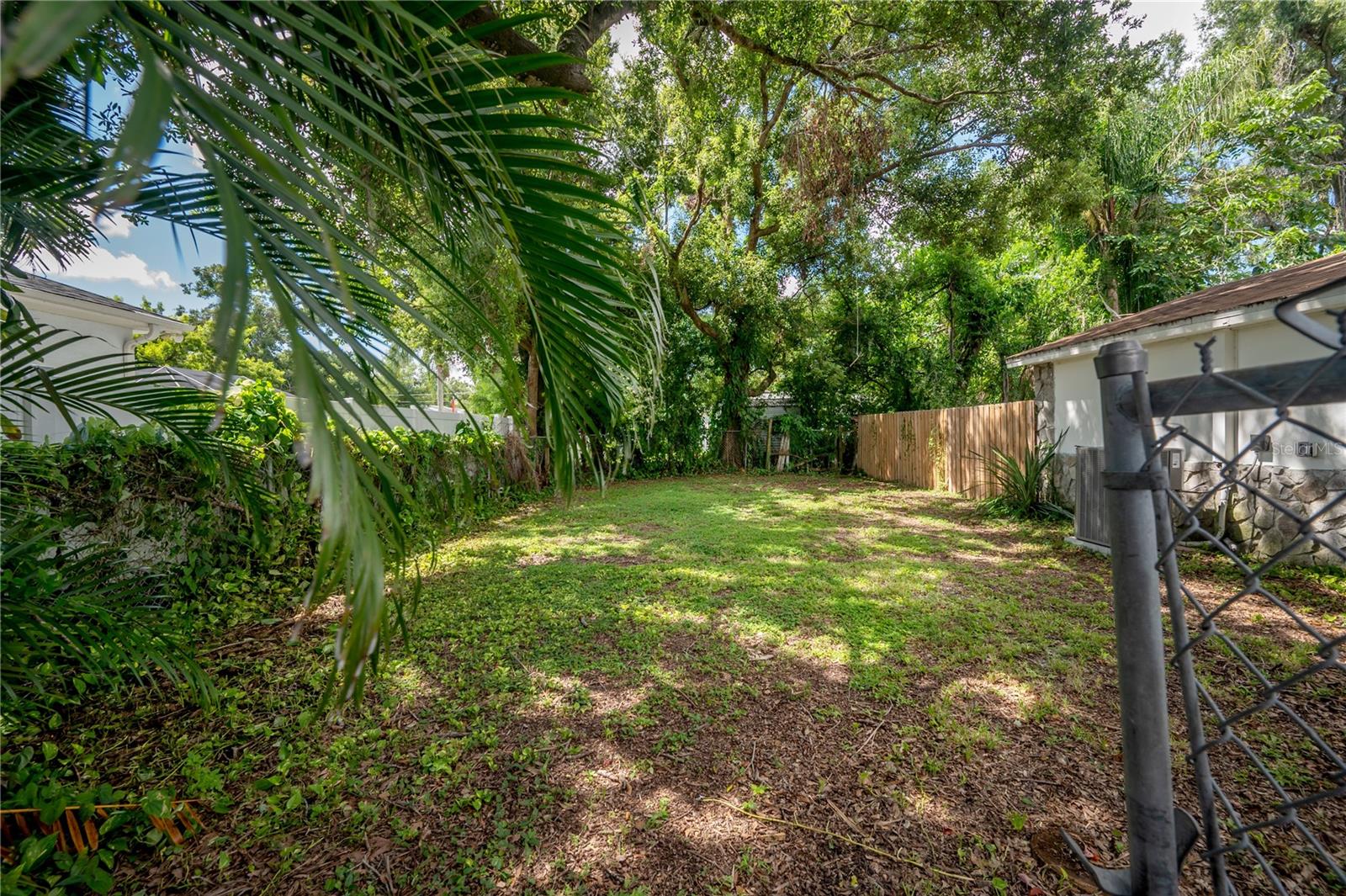 2307 E OSBORNE AVE — photo 19