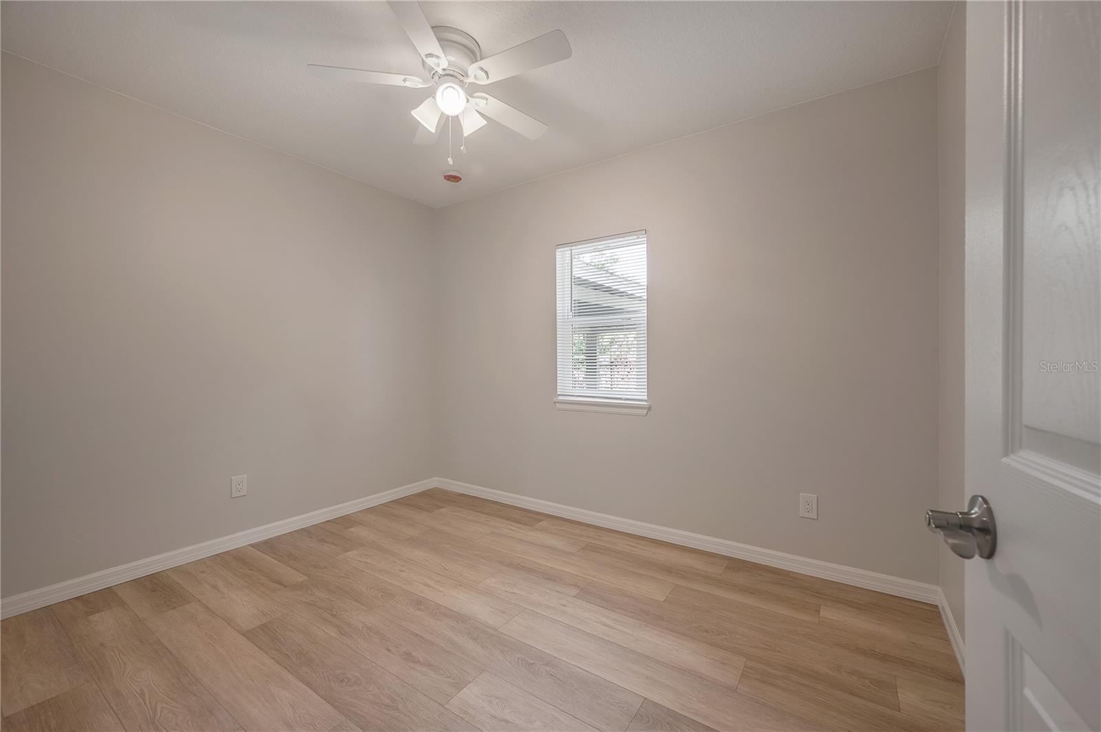 2307 E OSBORNE AVE — photo 14