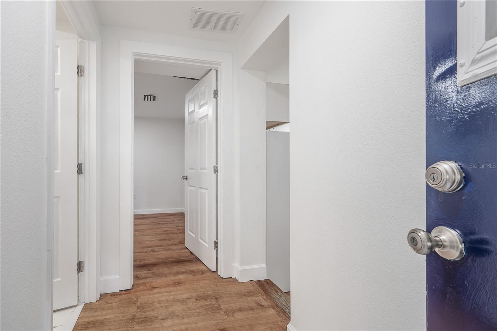 2307 E OSBORNE AVE — photo 21