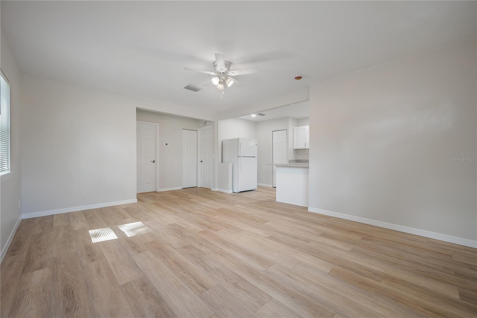 2307 E OSBORNE AVE — photo 7