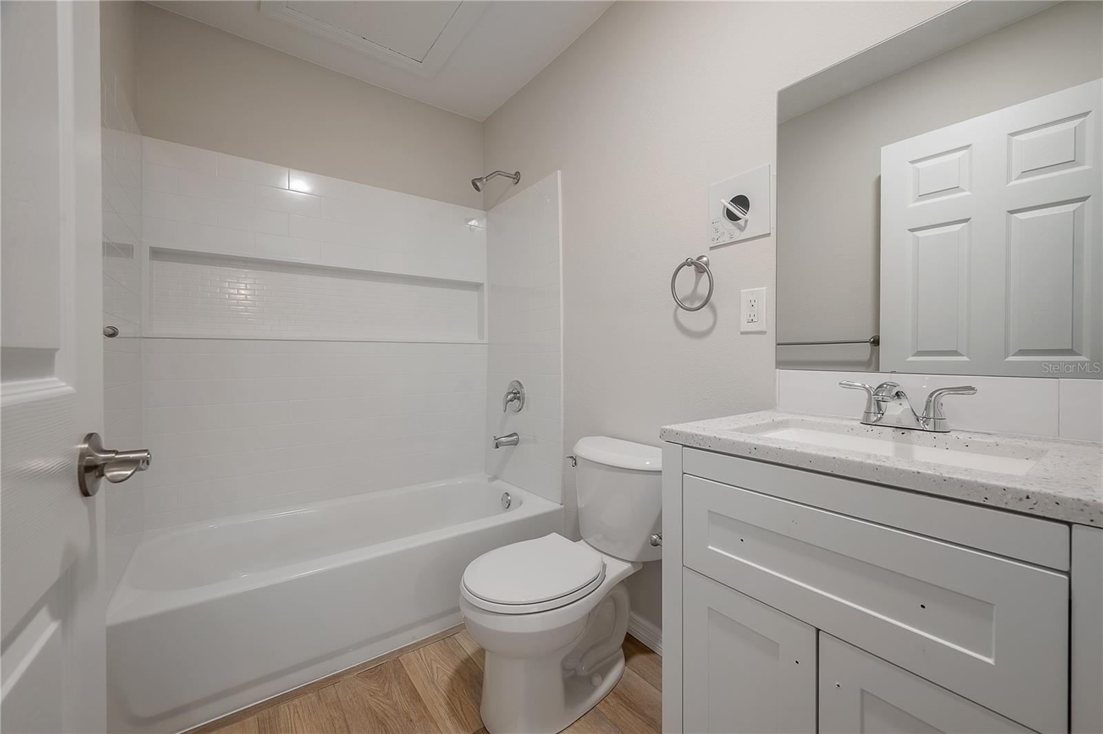 2307 E OSBORNE AVE — photo 16