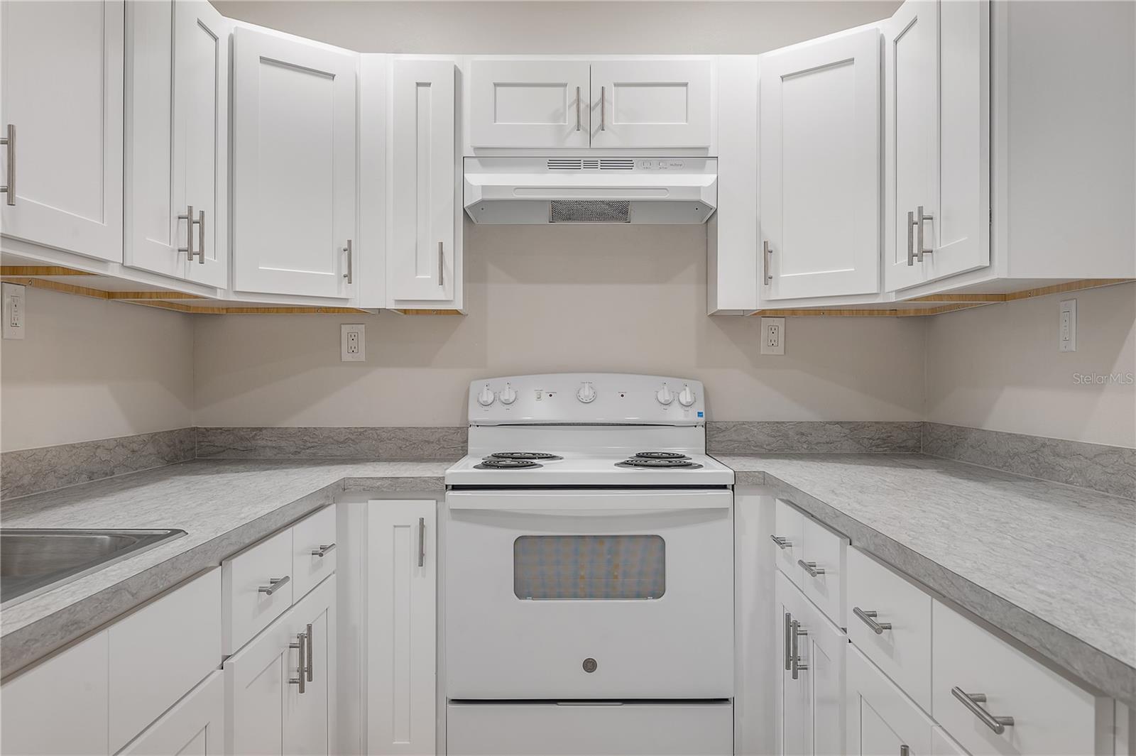 2307 E OSBORNE AVE — photo 11