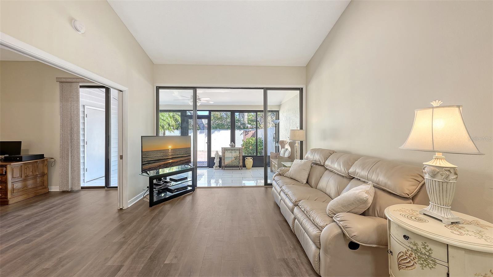 4423 PARK LAKE TER N — photo 12