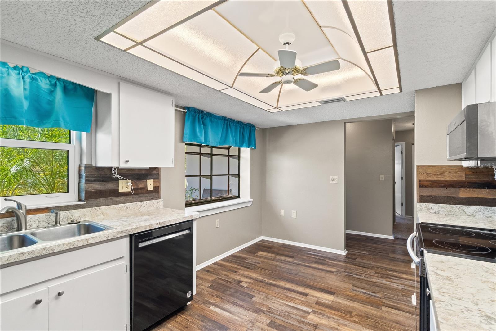 10616 SPRINGWOOD DR — photo 5
