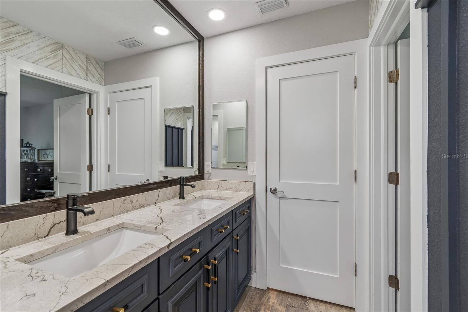 4528 W WOODMERE RD — photo 17