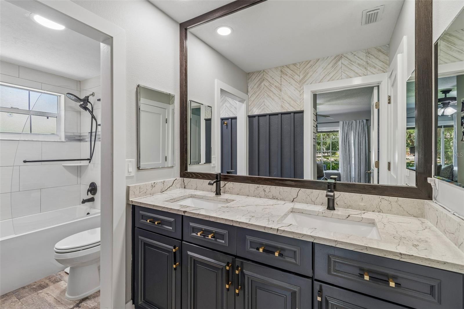4528 W WOODMERE RD — photo 6