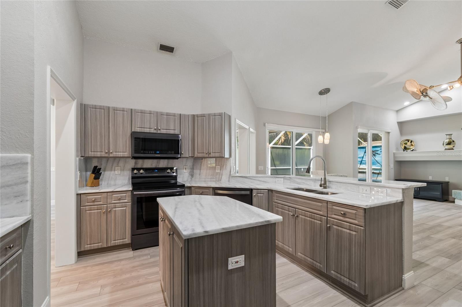 4227 AUSTON WAY — photo 4