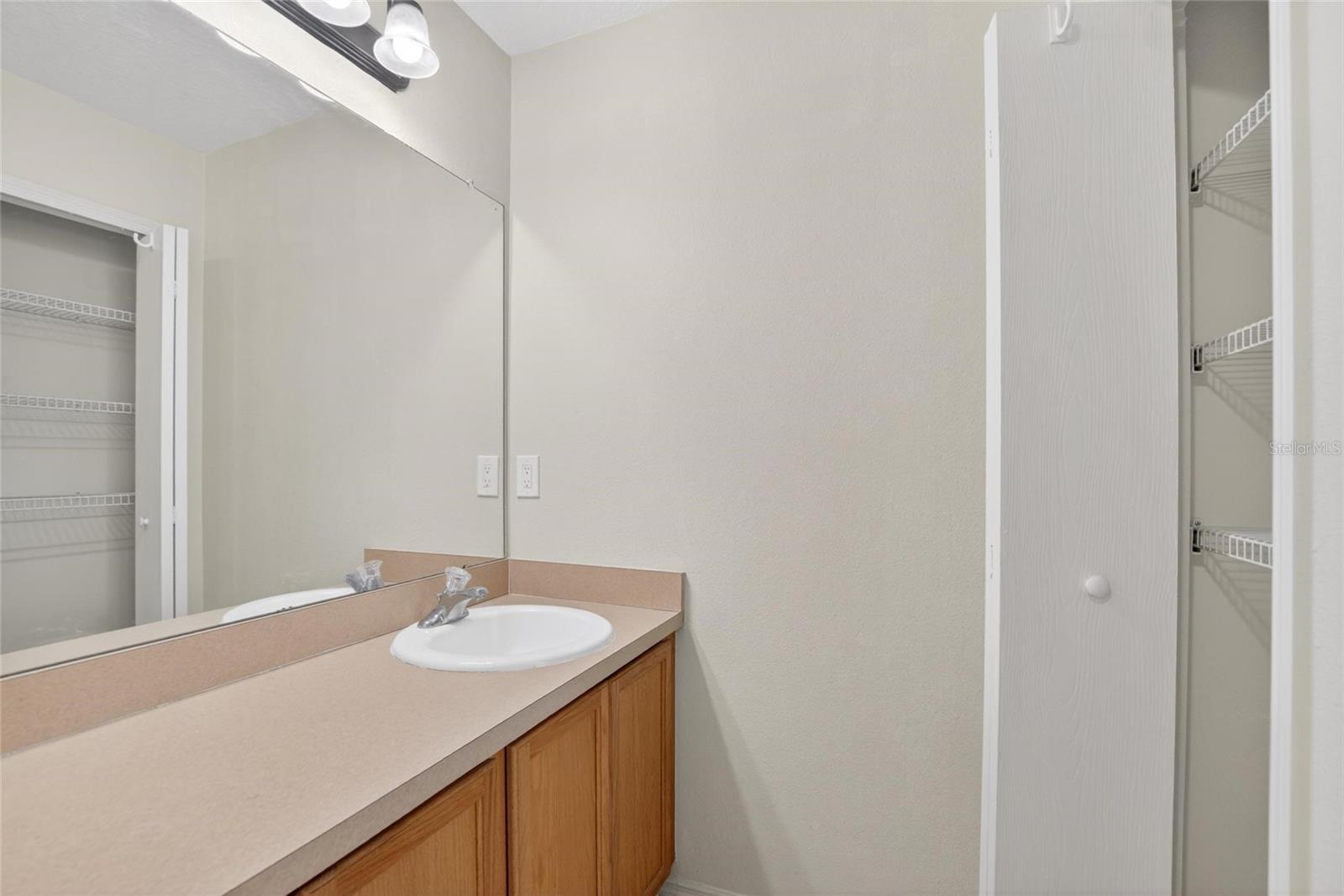 2605 OLEANDER LAKES DR — photo 27