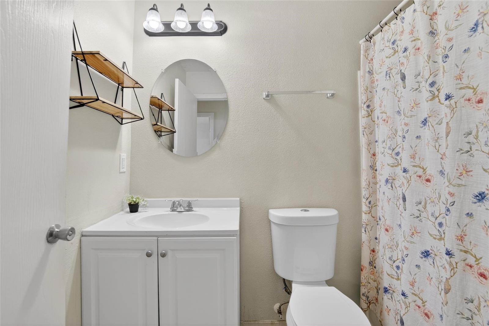 2605 OLEANDER LAKES DR — photo 34