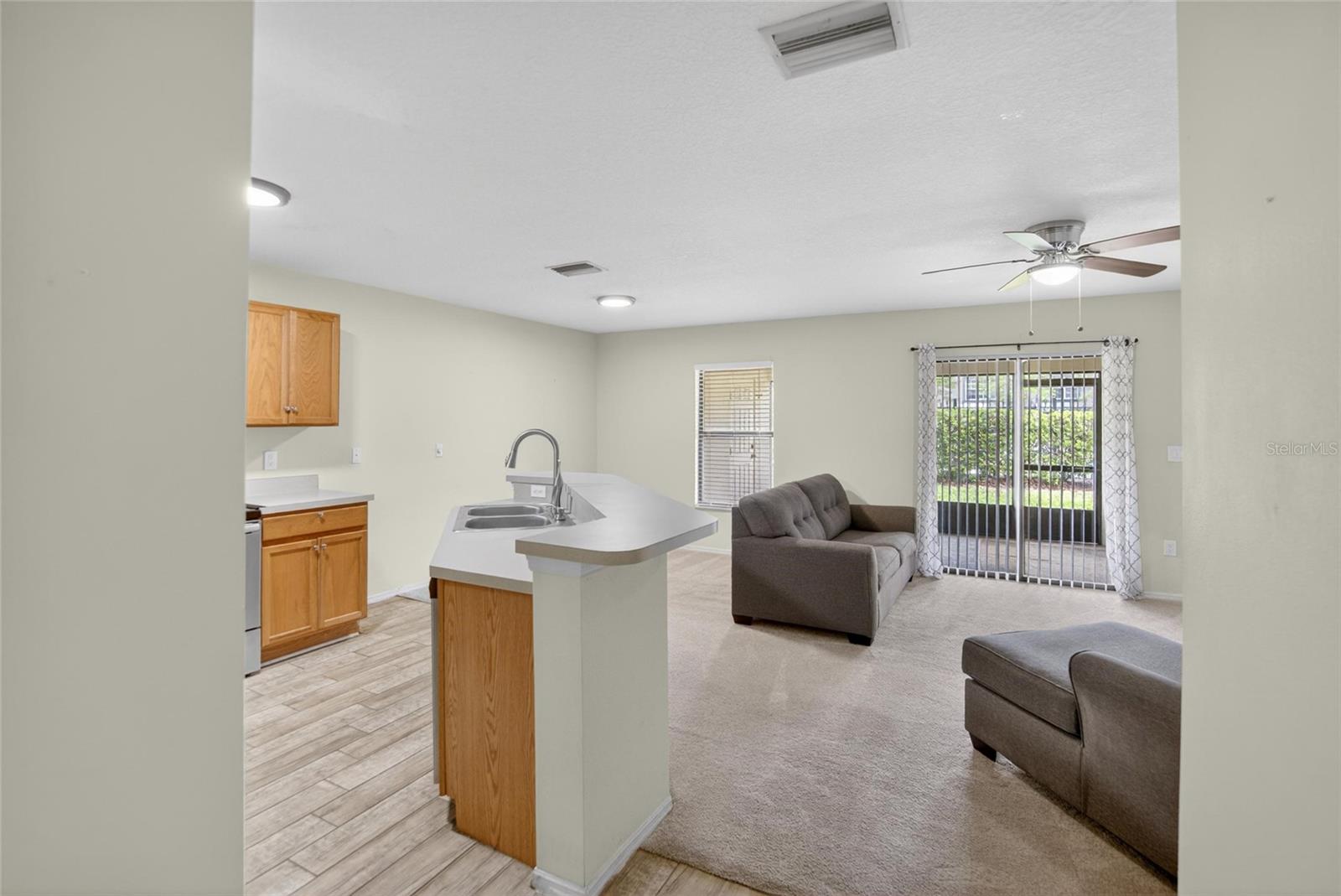 2605 OLEANDER LAKES DR — photo 4