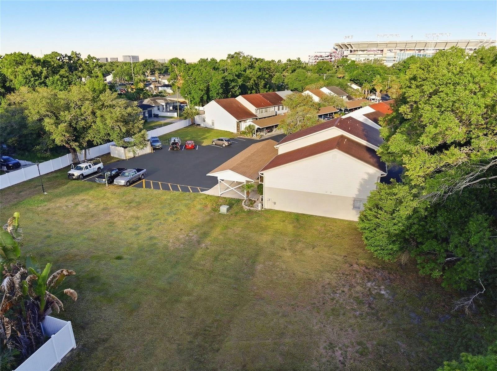 3348 W HIDDEN HAVEN CT — photo 40