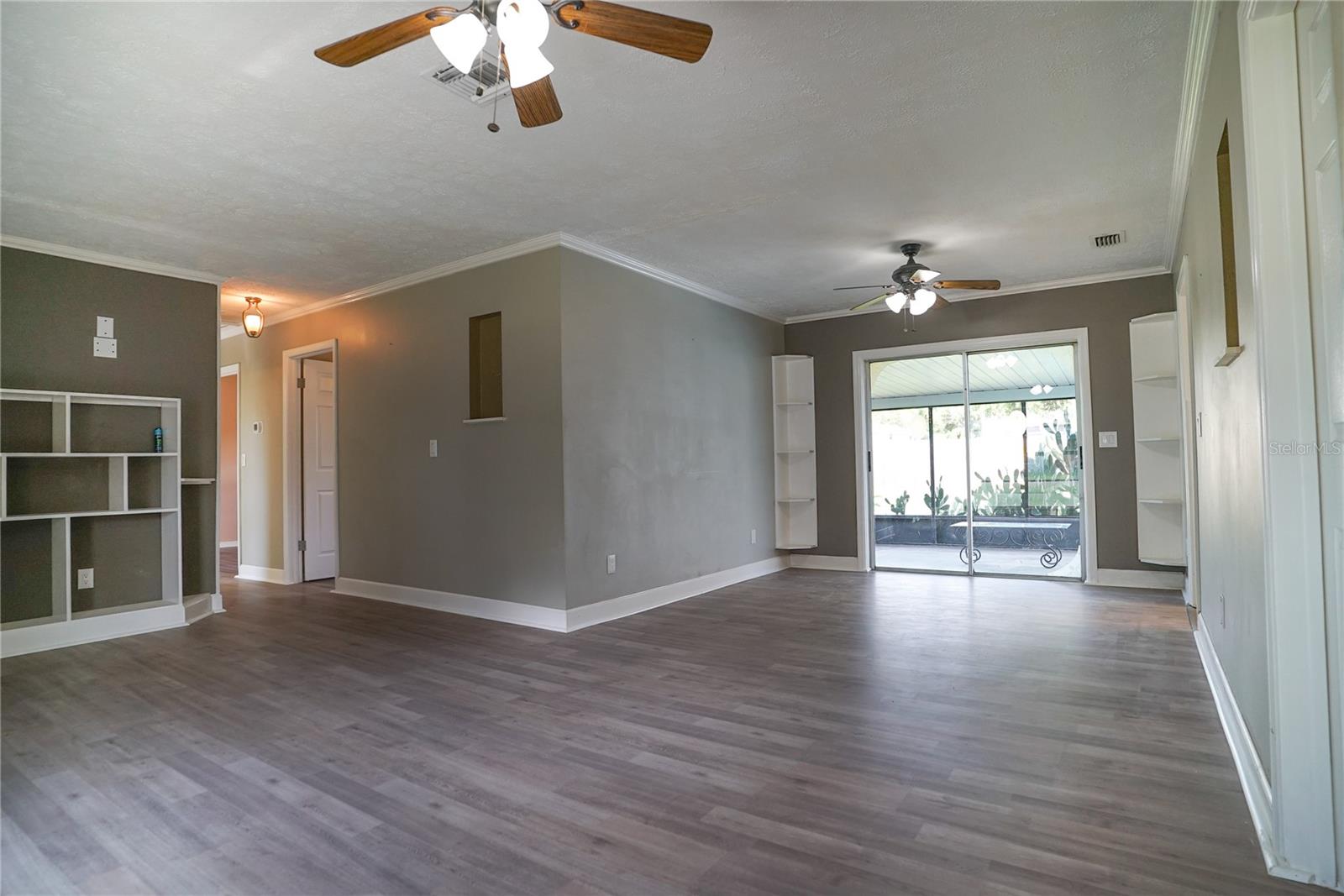 3320 LAS BRISAS DR — photo 2