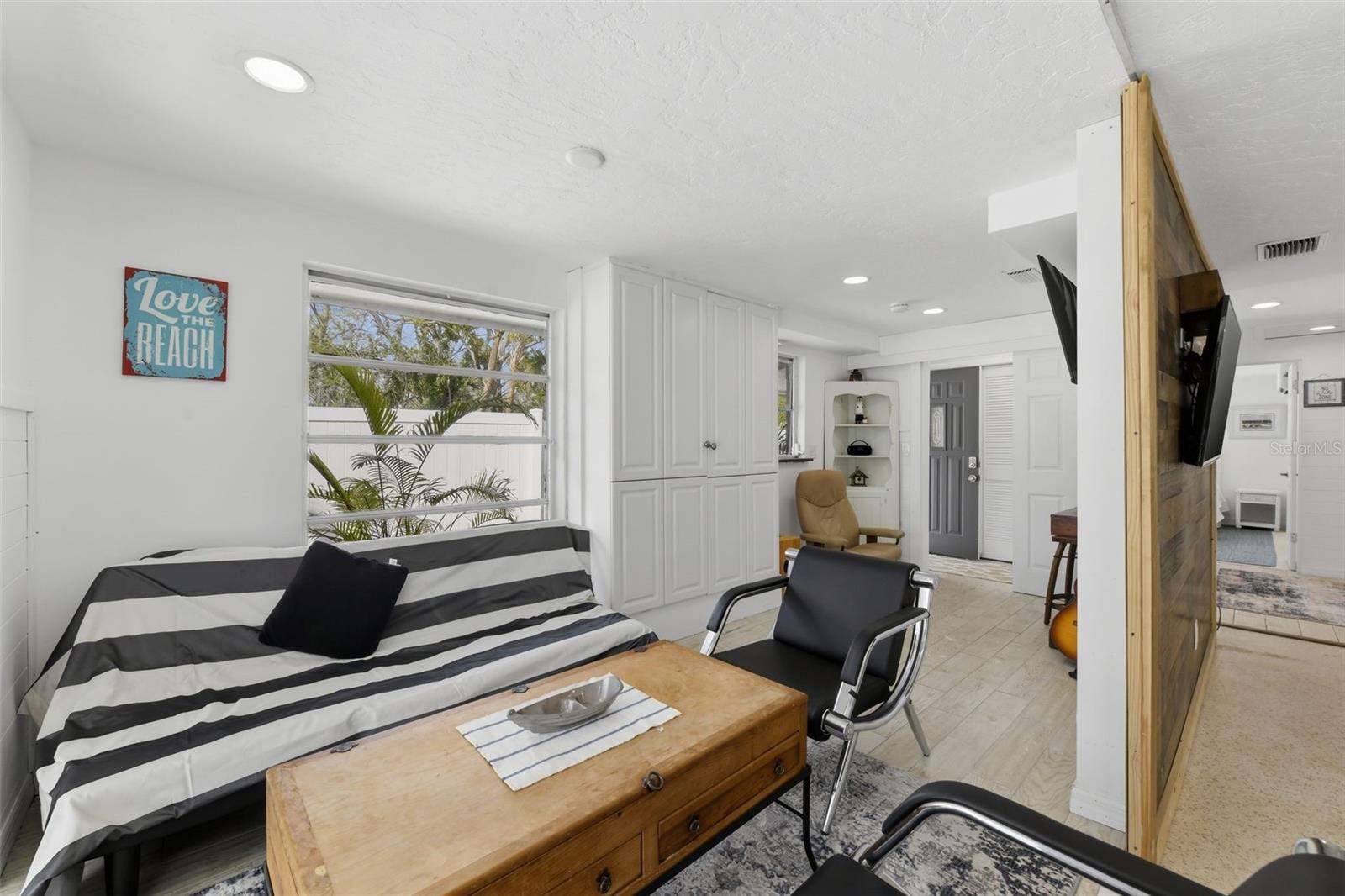 8456 MIDNIGHT PASS RD — photo 11