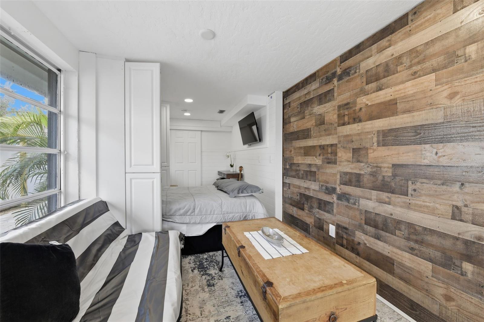 8456 MIDNIGHT PASS RD — photo 12