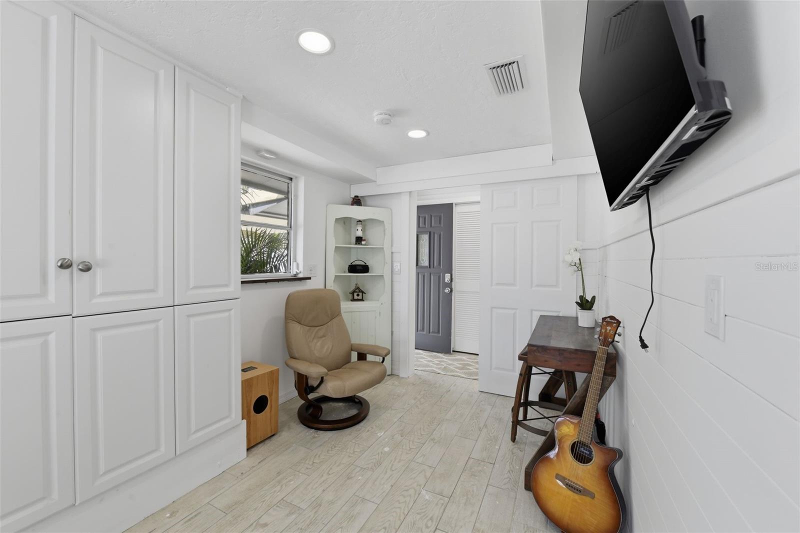 8456 MIDNIGHT PASS RD — photo 14