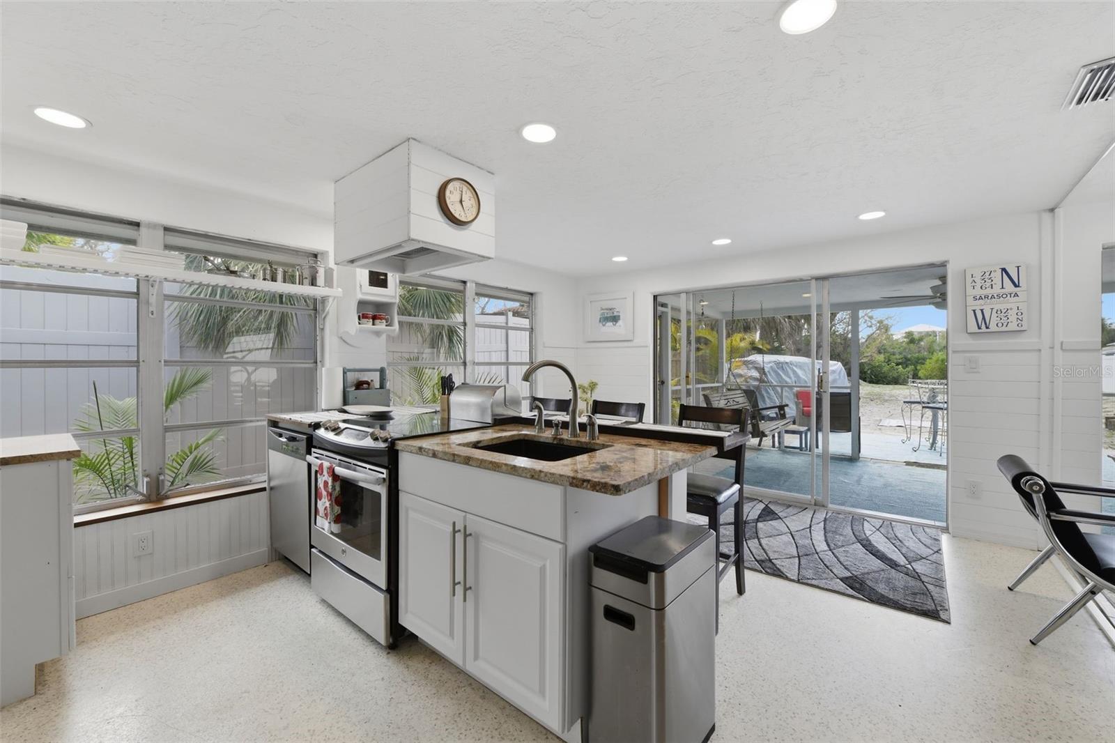 8456 MIDNIGHT PASS RD — photo 8