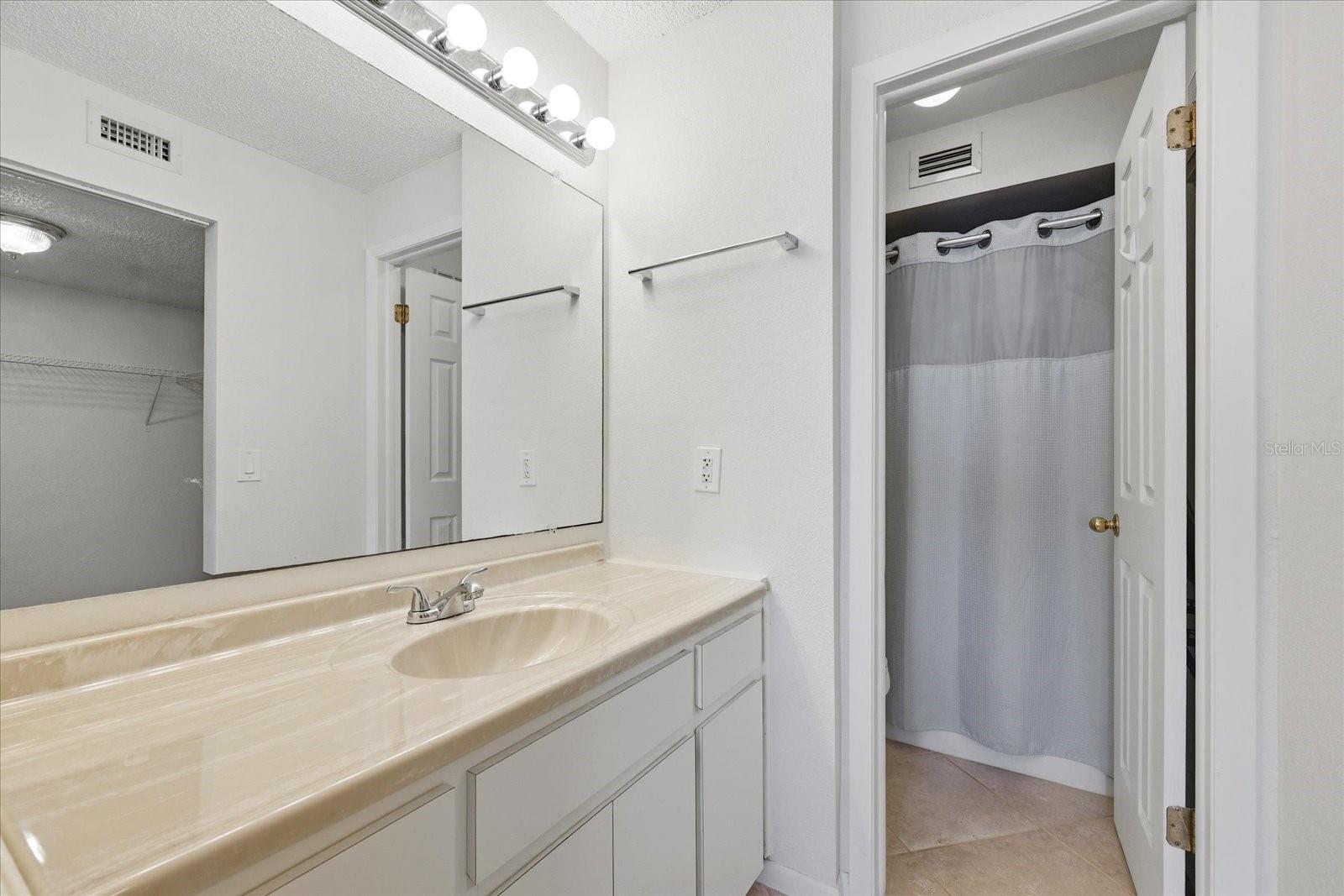 610 ISLAND WAY #607 — photo 17