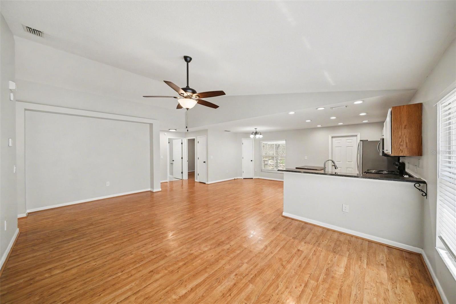 2424 CAMDEN OAKS PL — photo 10