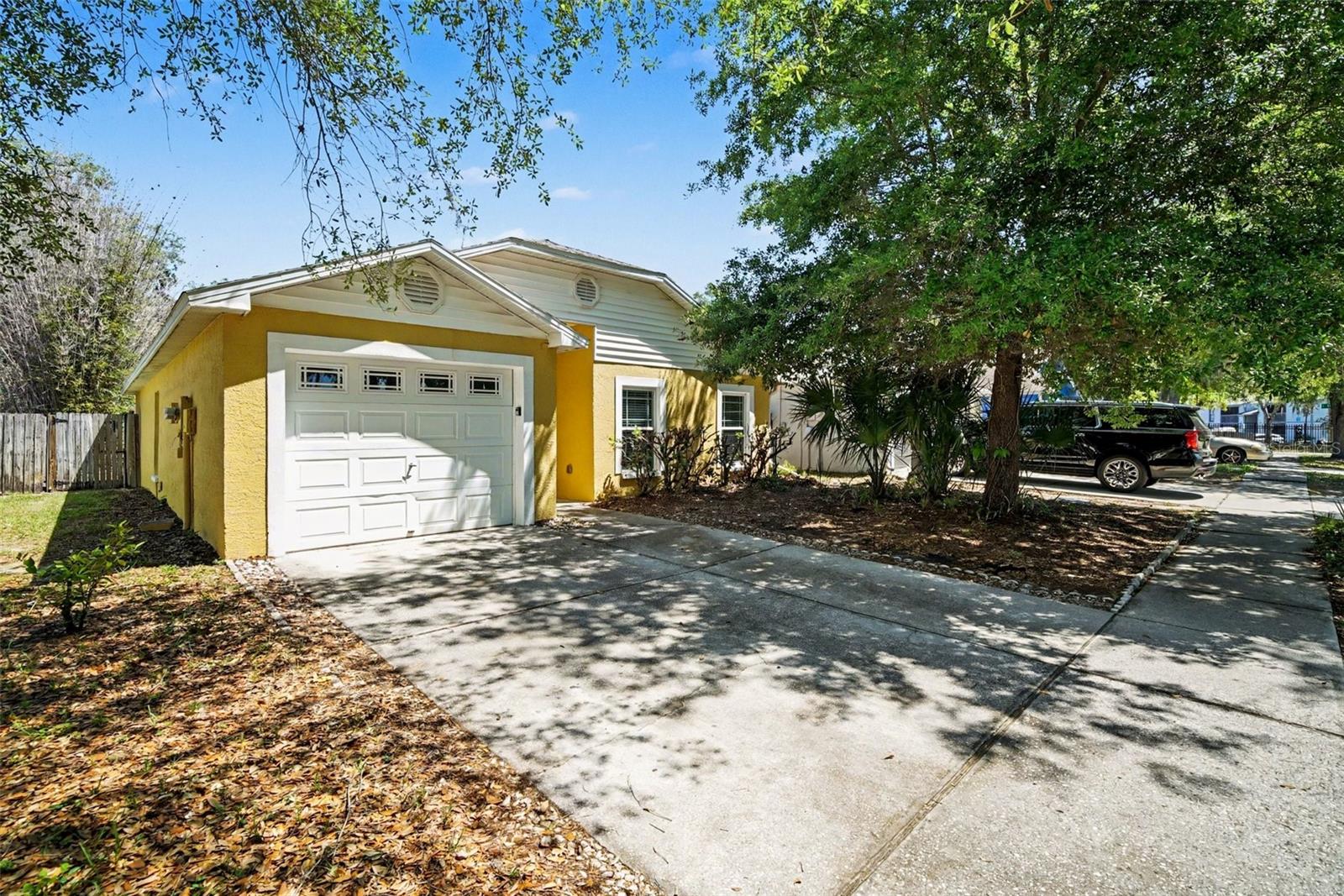 2424 CAMDEN OAKS PL — photo 3