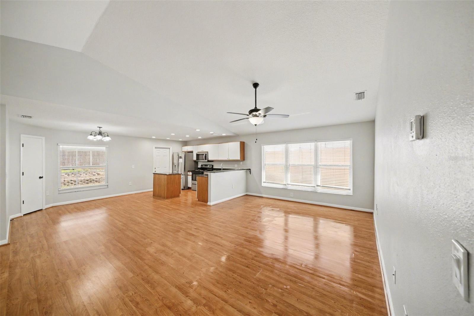 2424 CAMDEN OAKS PL — photo 8