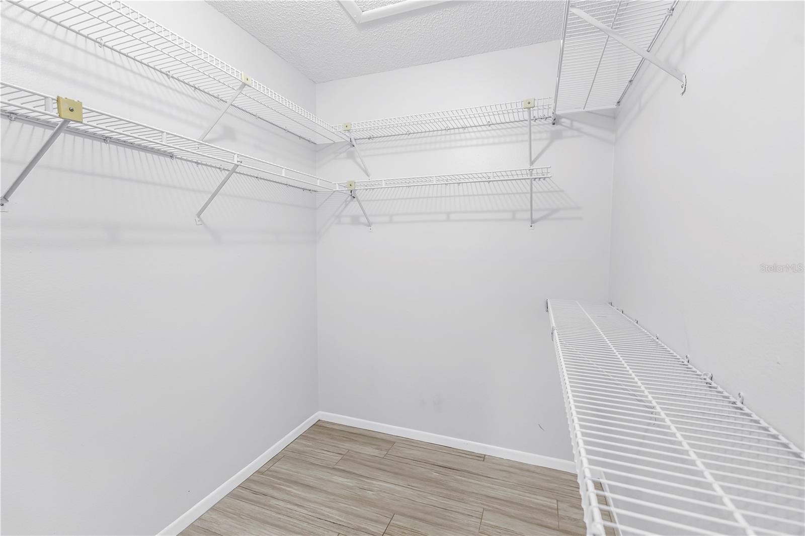 1092 SANABEL CT NE — photo 48