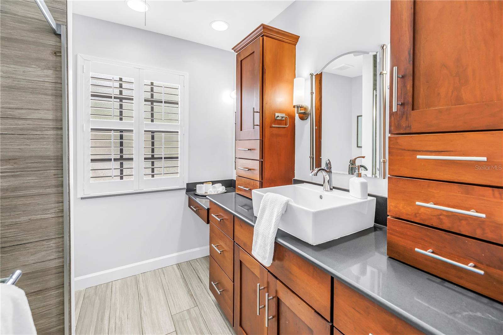 1092 SANABEL CT NE — photo 20