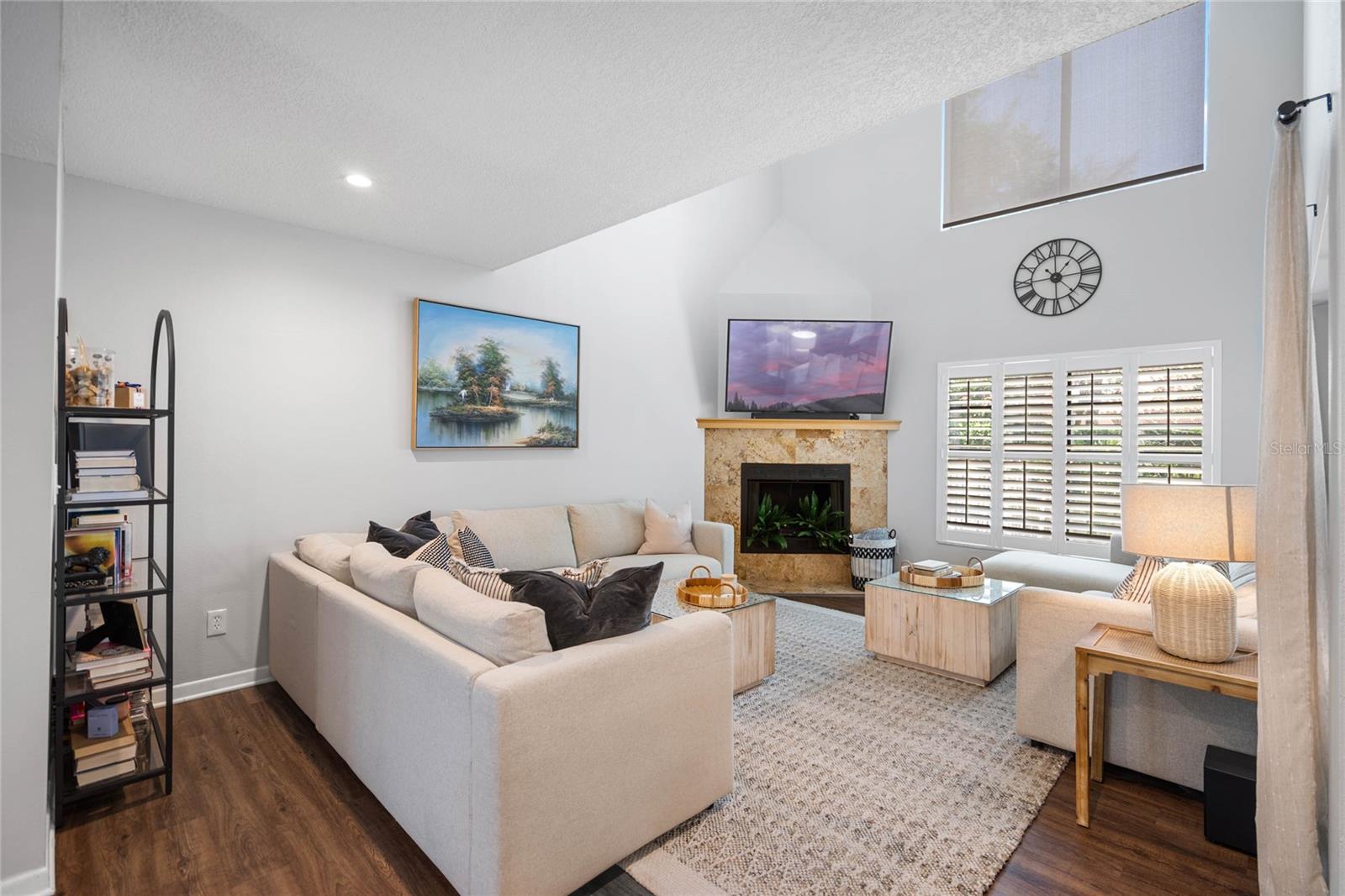 1092 SANABEL CT NE — photo 7