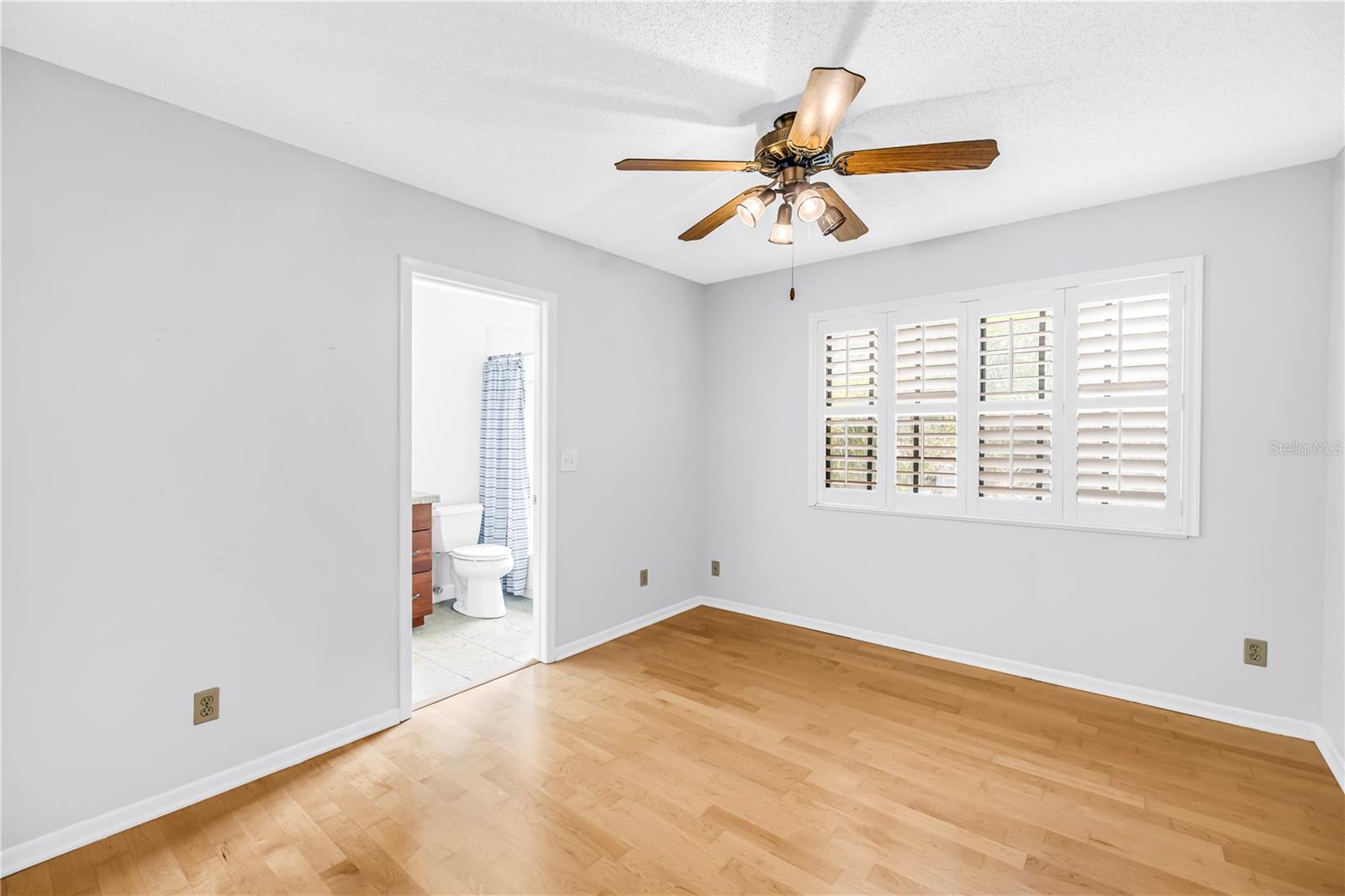 1092 SANABEL CT NE — photo 22
