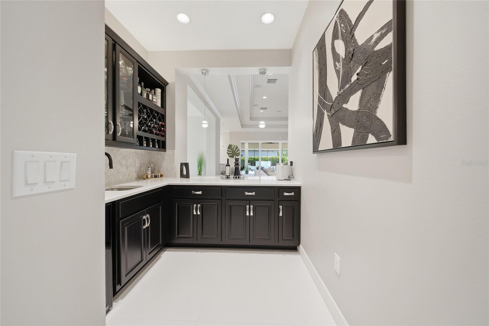 2420 COCO PALM CIR — photo 18