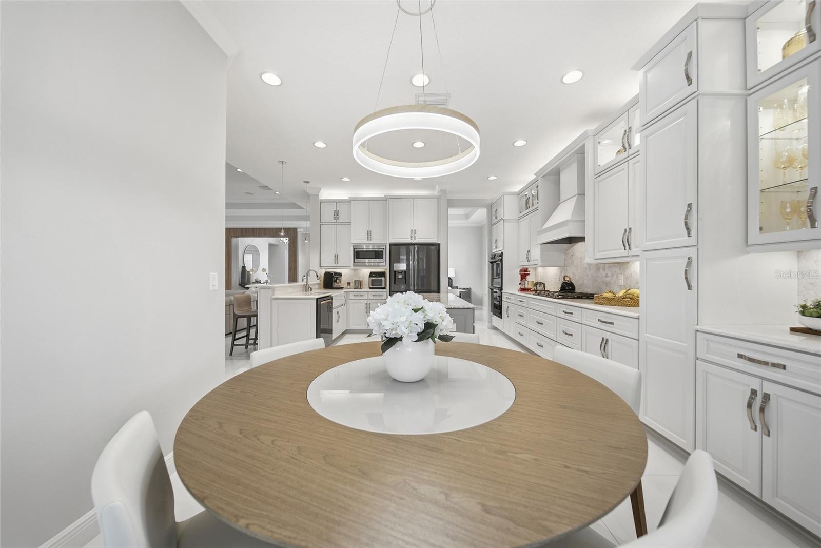 2420 COCO PALM CIR — photo 32