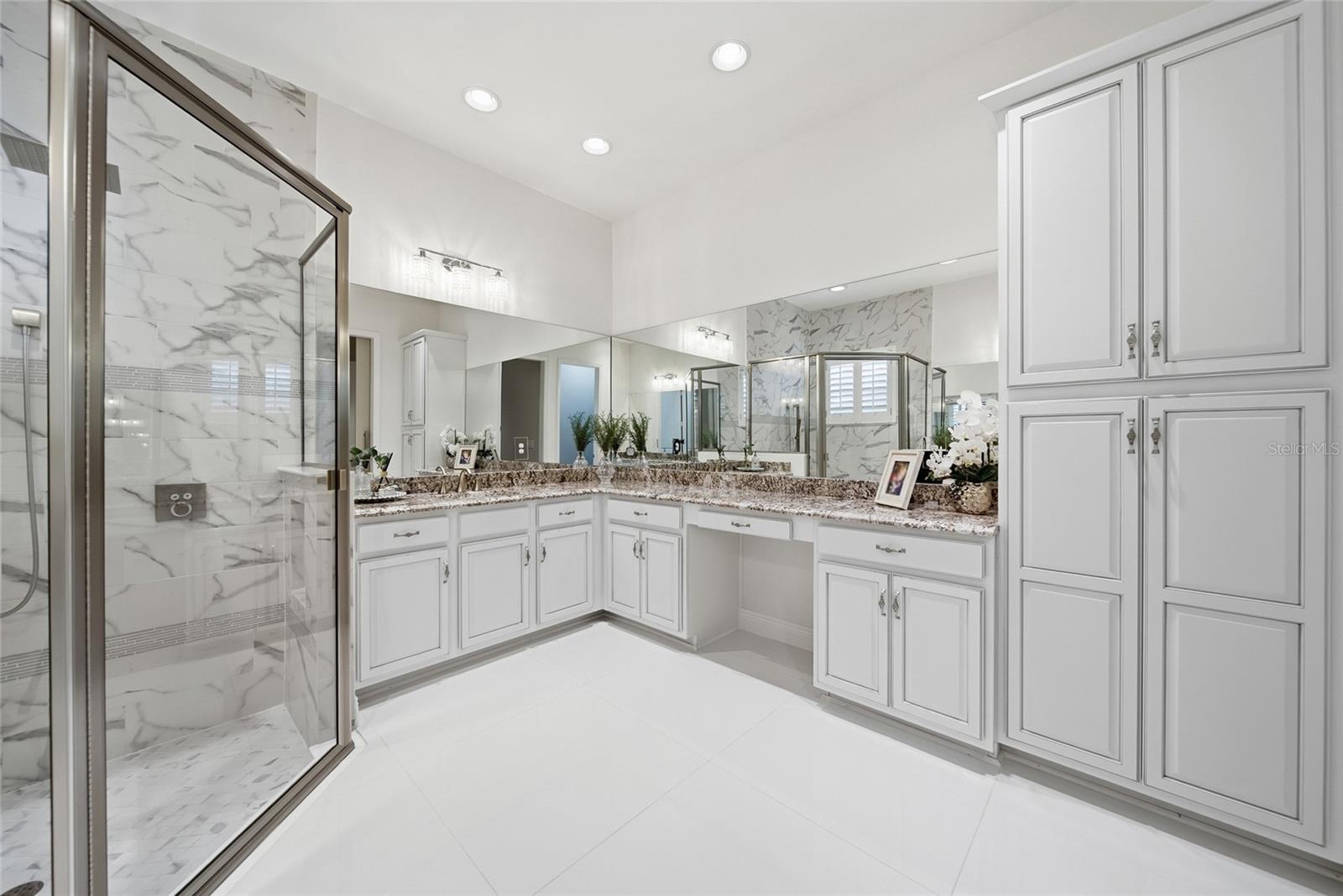 2420 COCO PALM CIR — photo 44