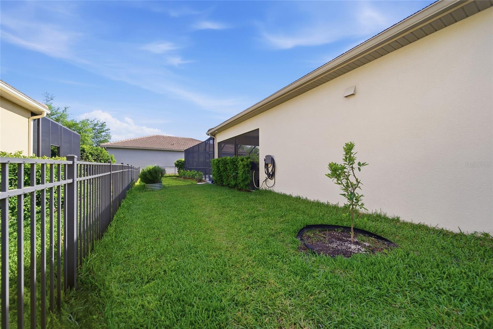 2420 COCO PALM CIR — photo 71