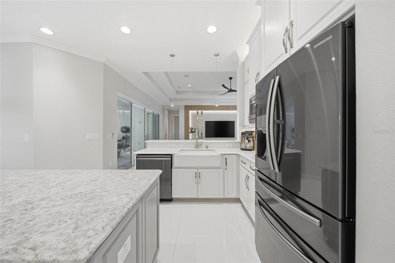 2420 COCO PALM CIR — photo 29