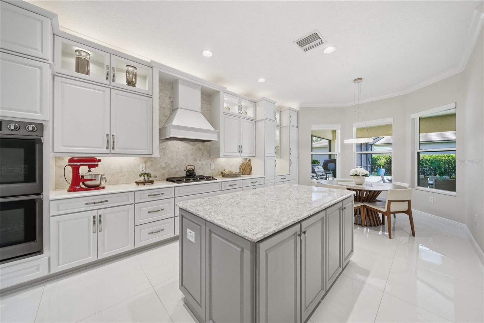 2420 COCO PALM CIR — photo 30