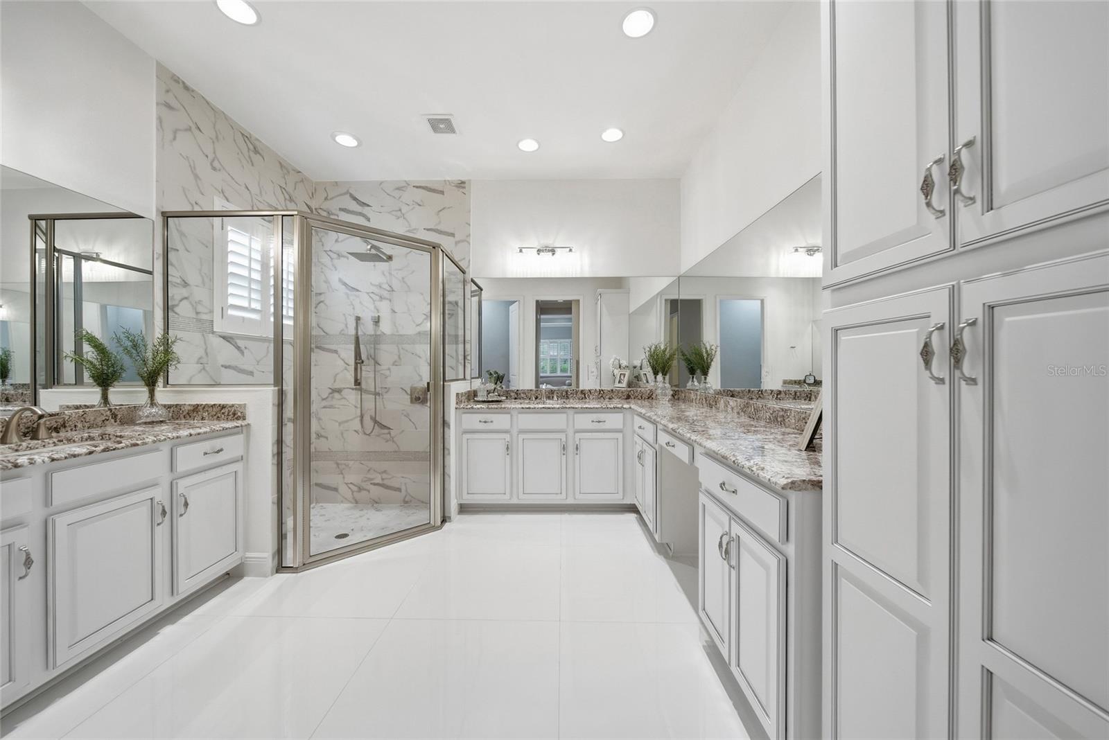 2420 COCO PALM CIR — photo 43