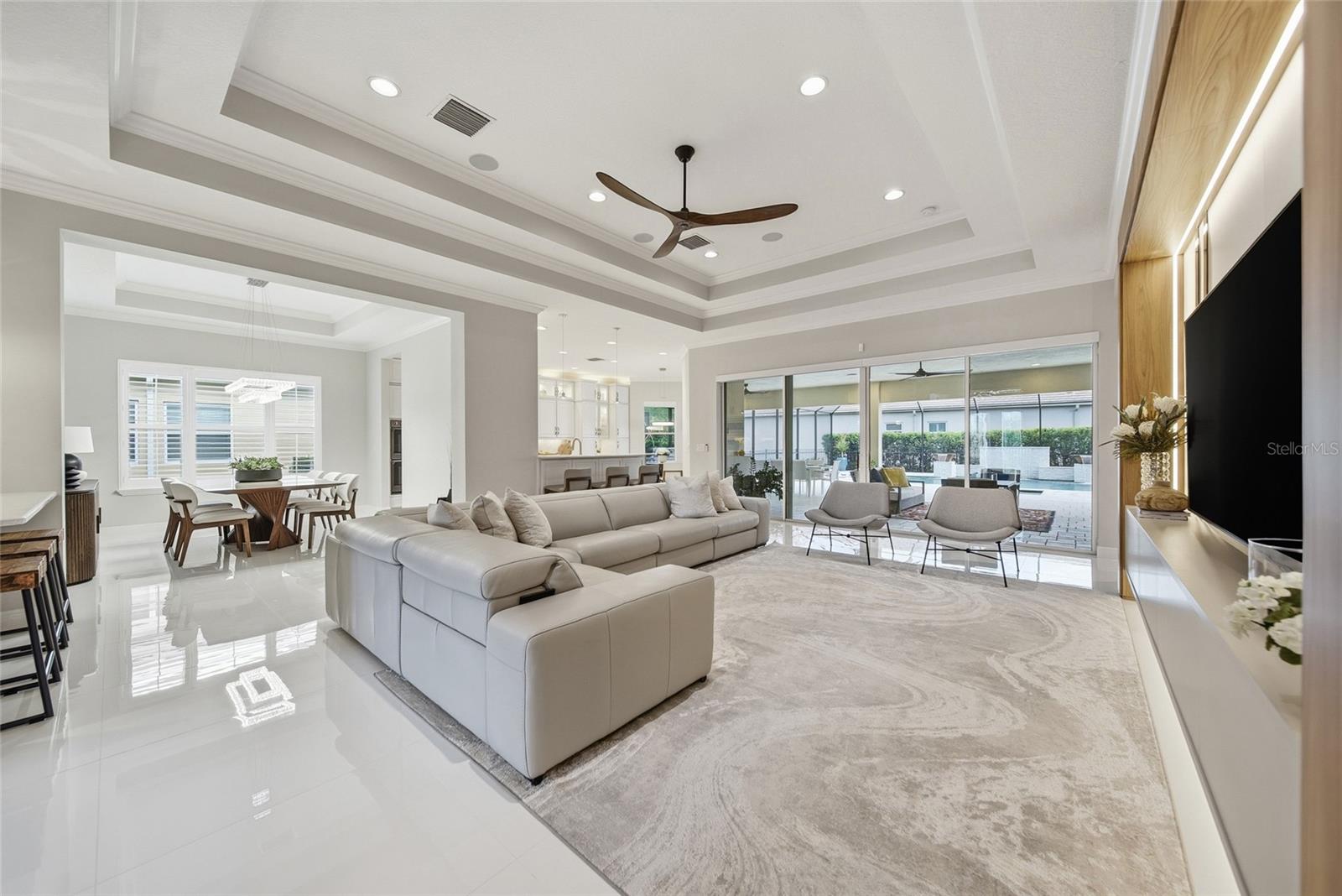 2420 COCO PALM CIR — photo 12