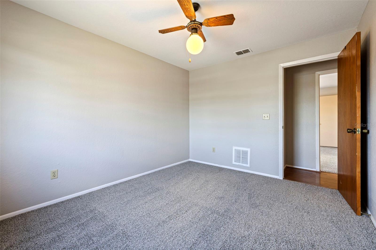 334 CROSSWINDS DR — photo 21