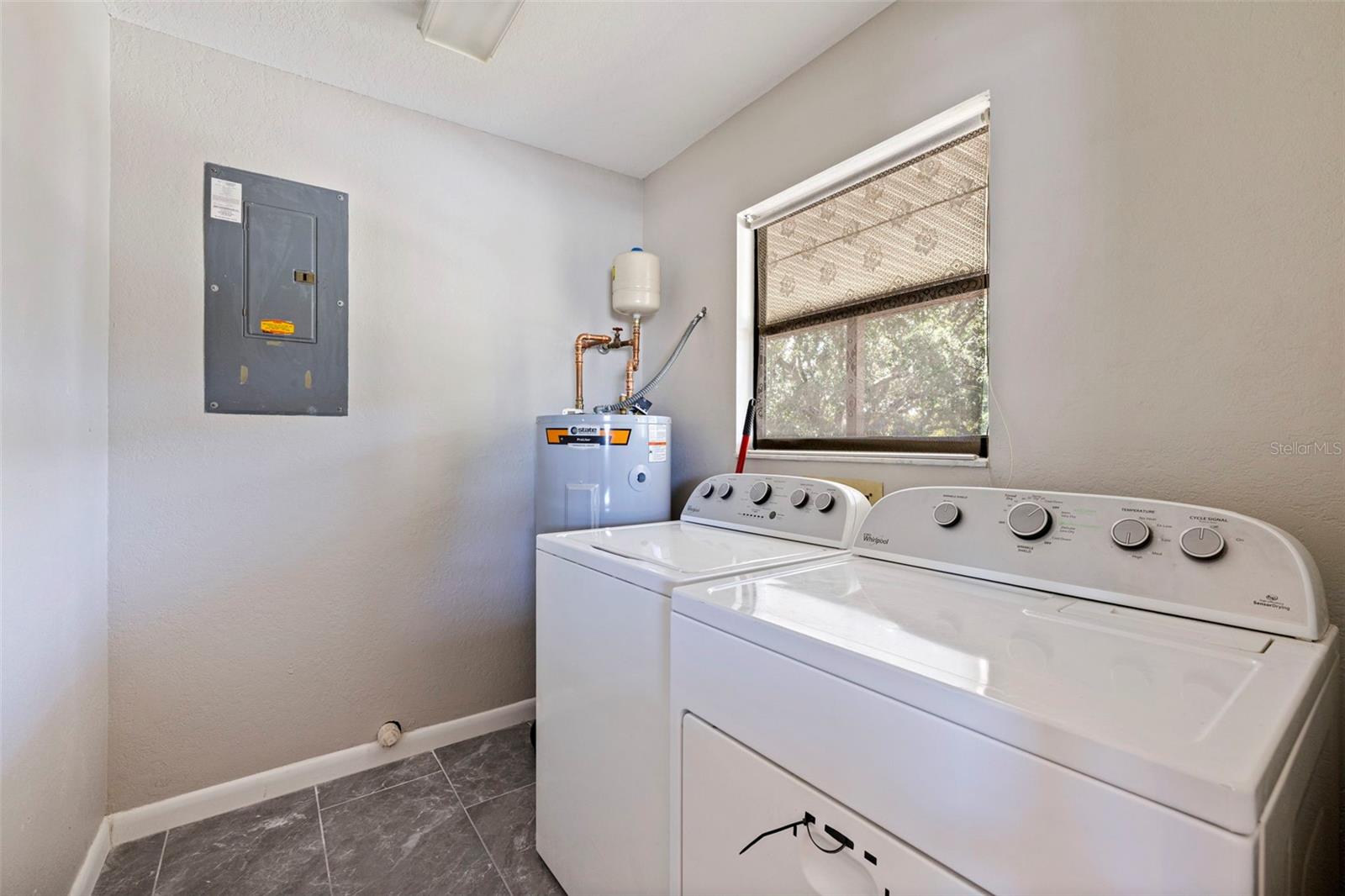 334 CROSSWINDS DR — photo 31
