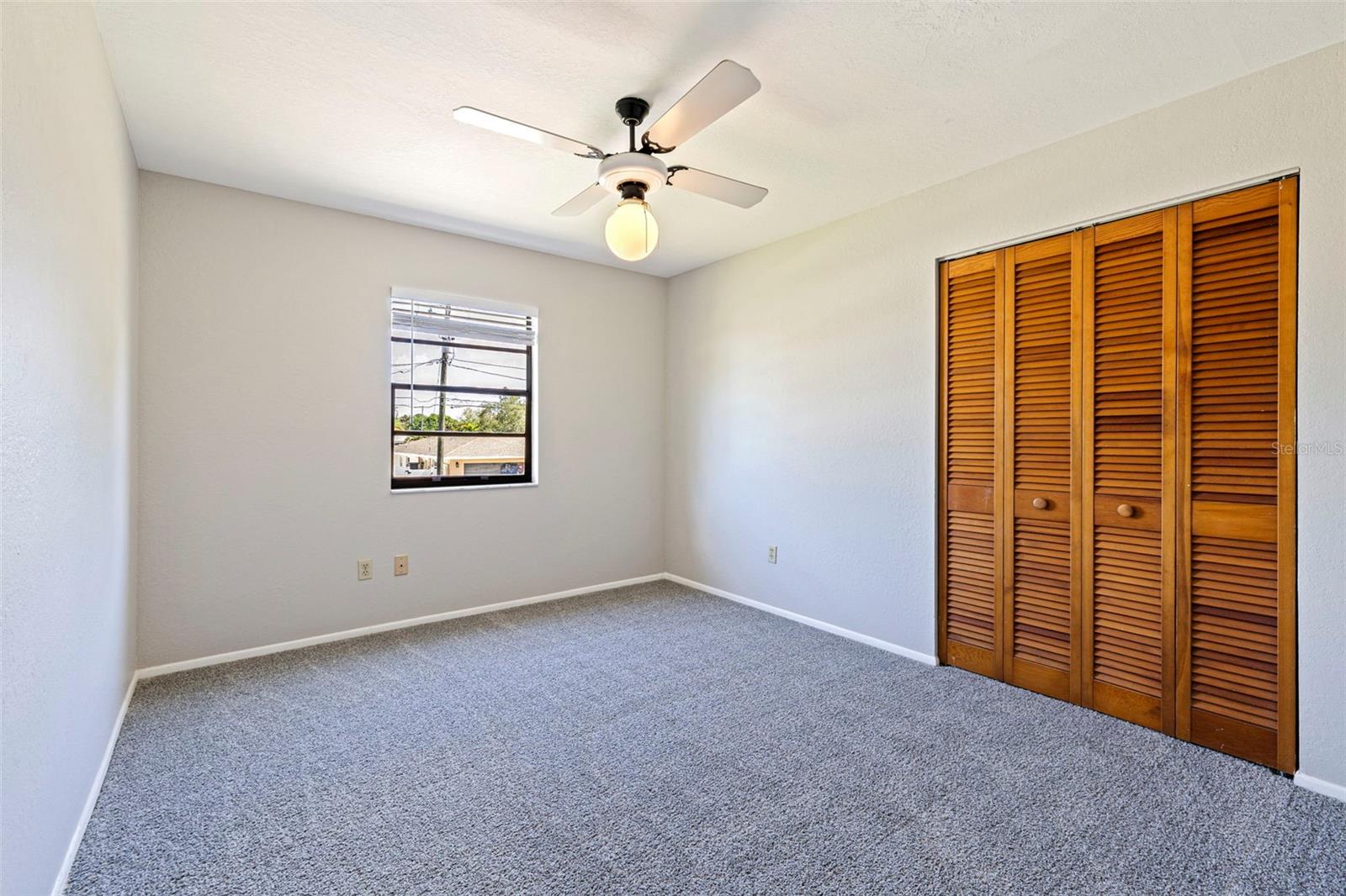 334 CROSSWINDS DR — photo 16
