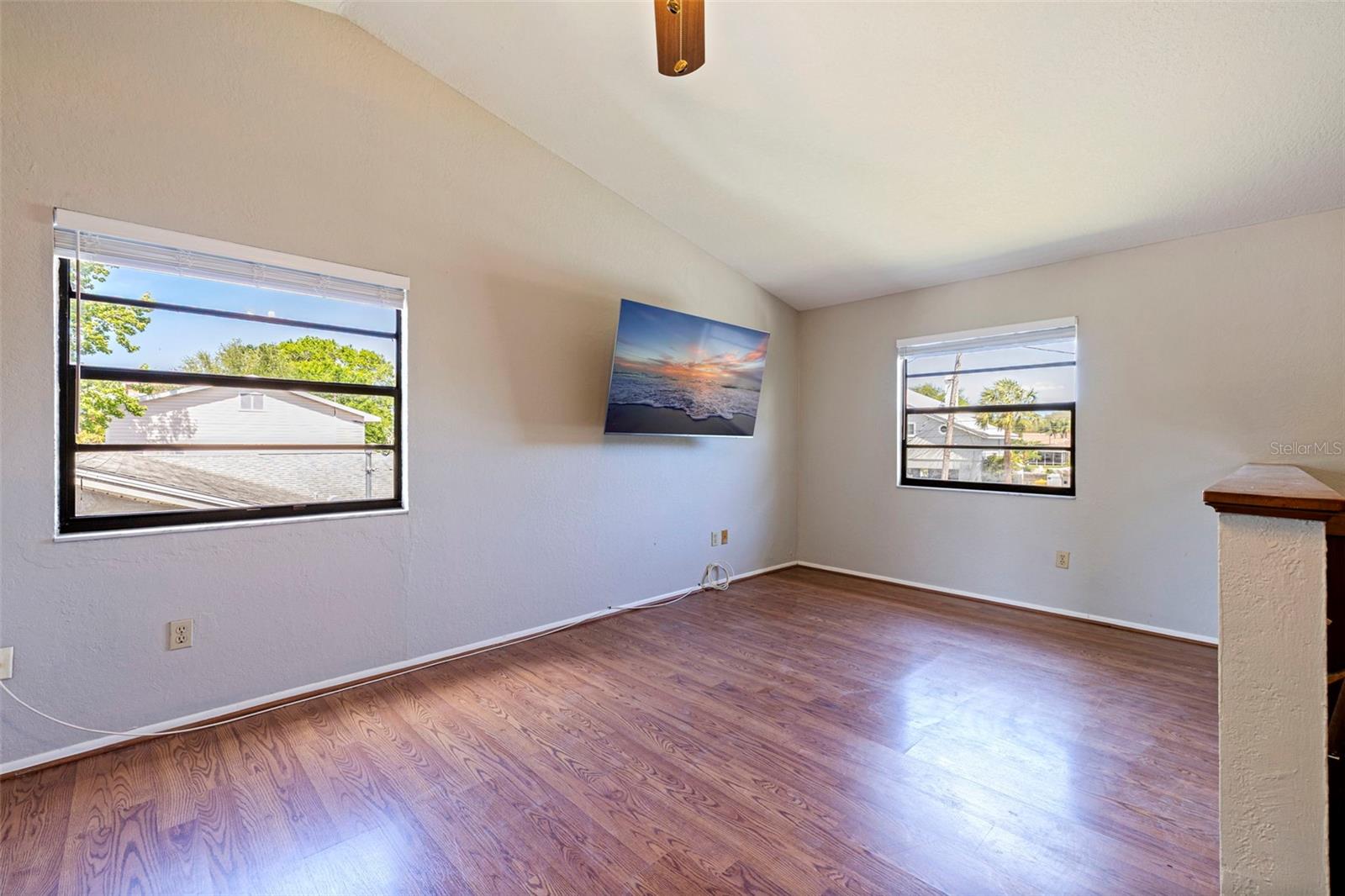 334 CROSSWINDS DR — photo 11