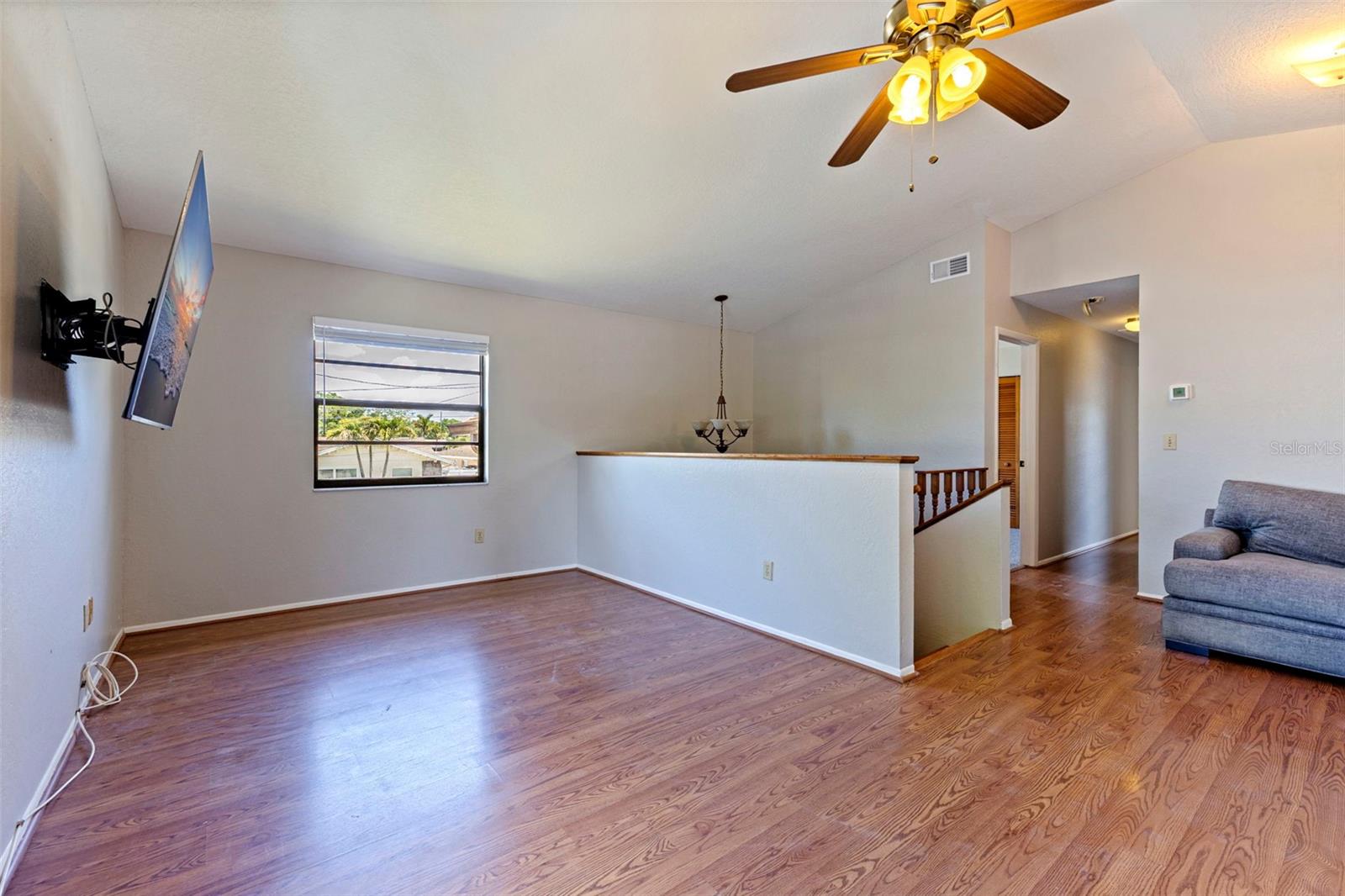 334 CROSSWINDS DR — photo 13