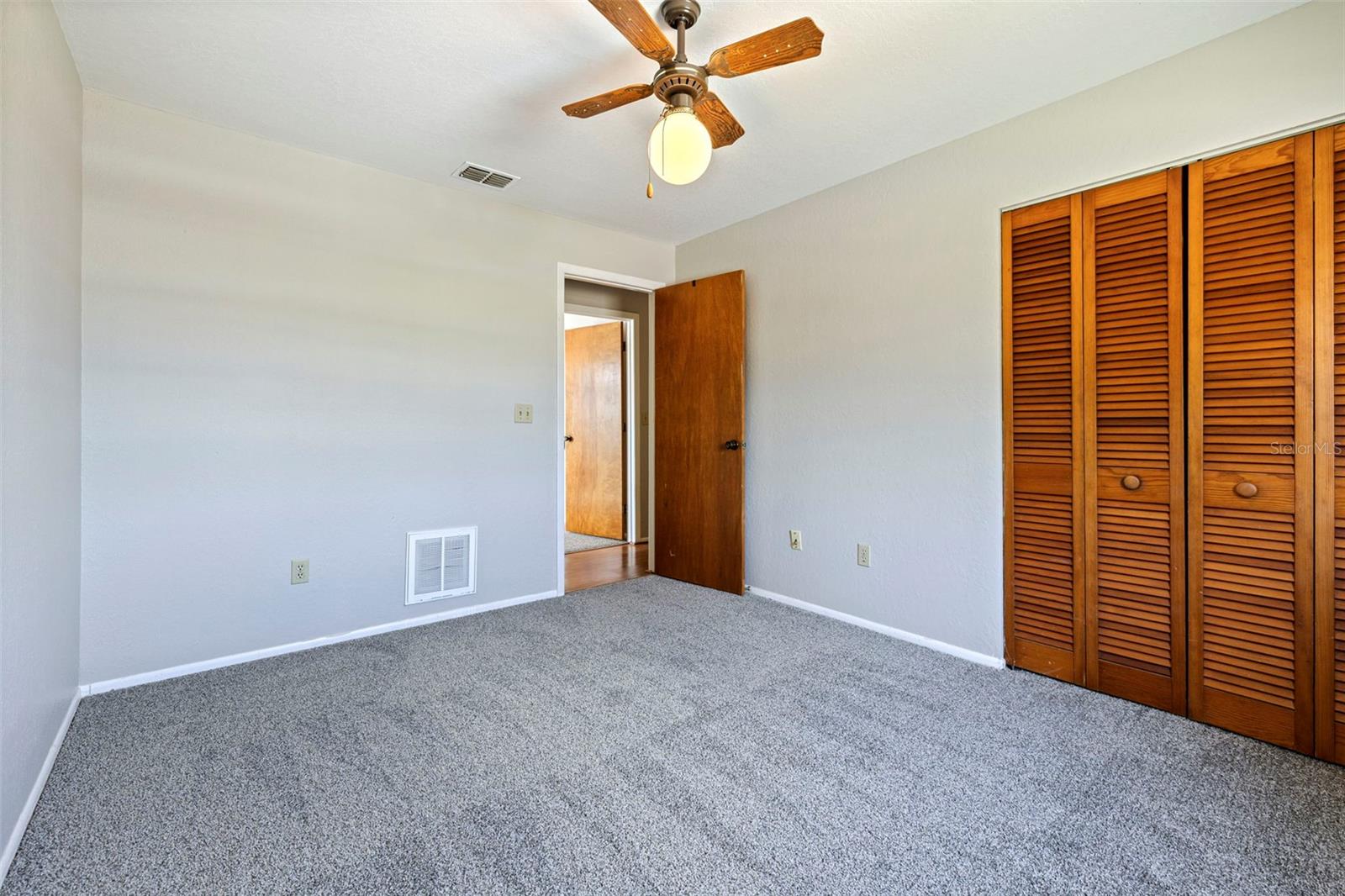 334 CROSSWINDS DR — photo 20