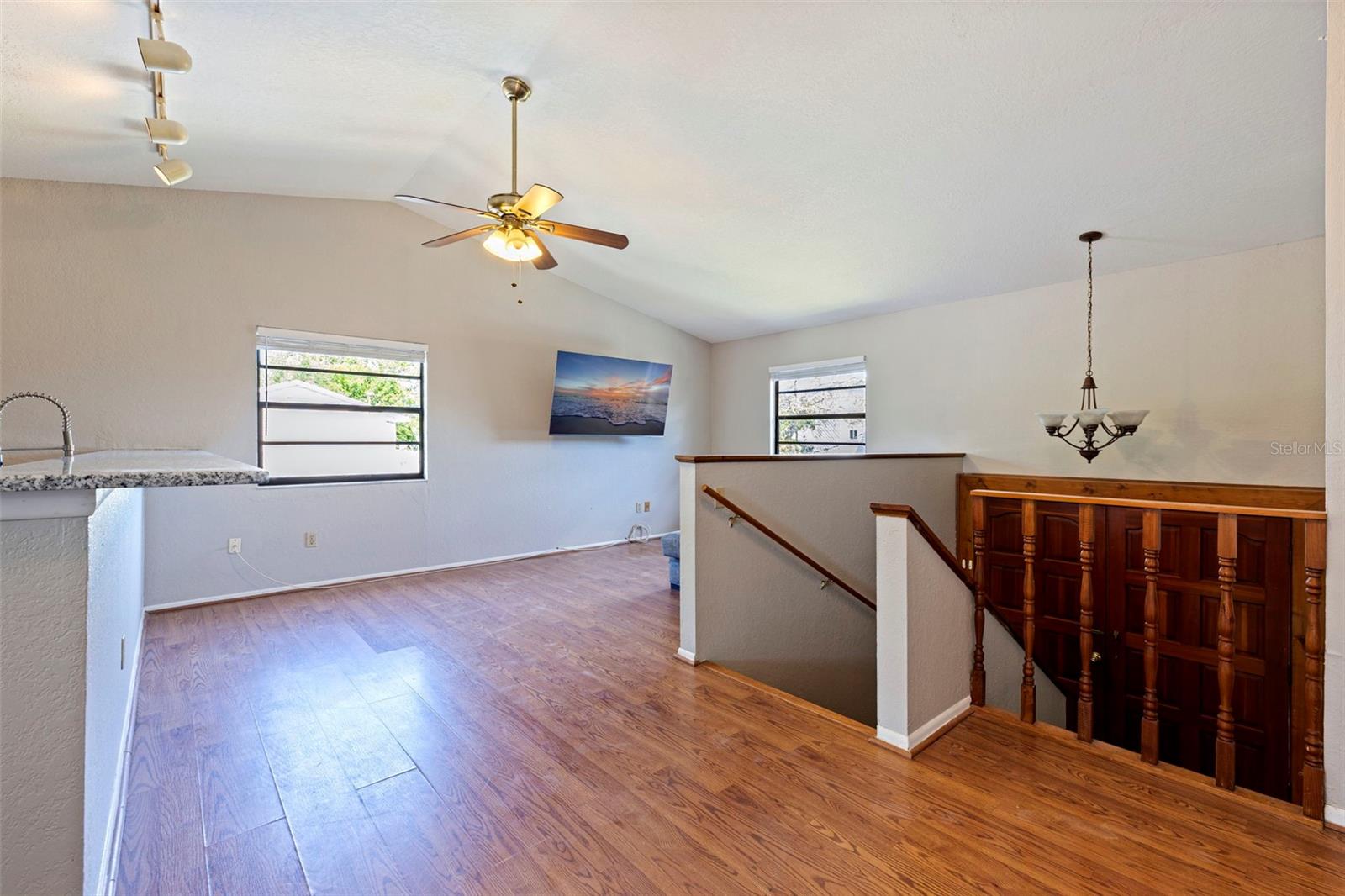334 CROSSWINDS DR — photo 10