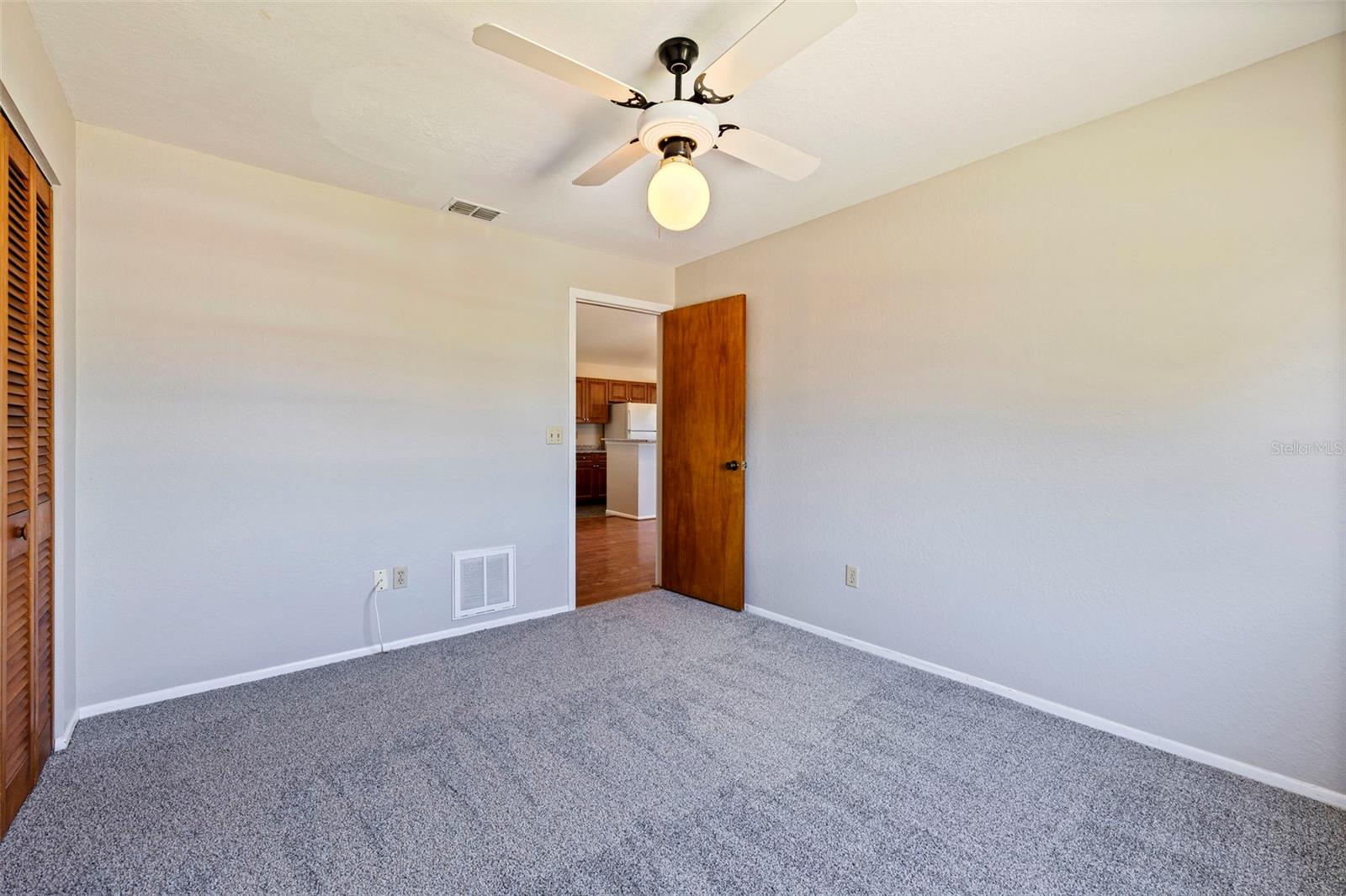 334 CROSSWINDS DR — photo 17