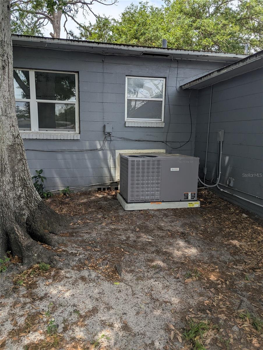 3834 DR MARTIN LUTHER KING JR ST S — photo 31