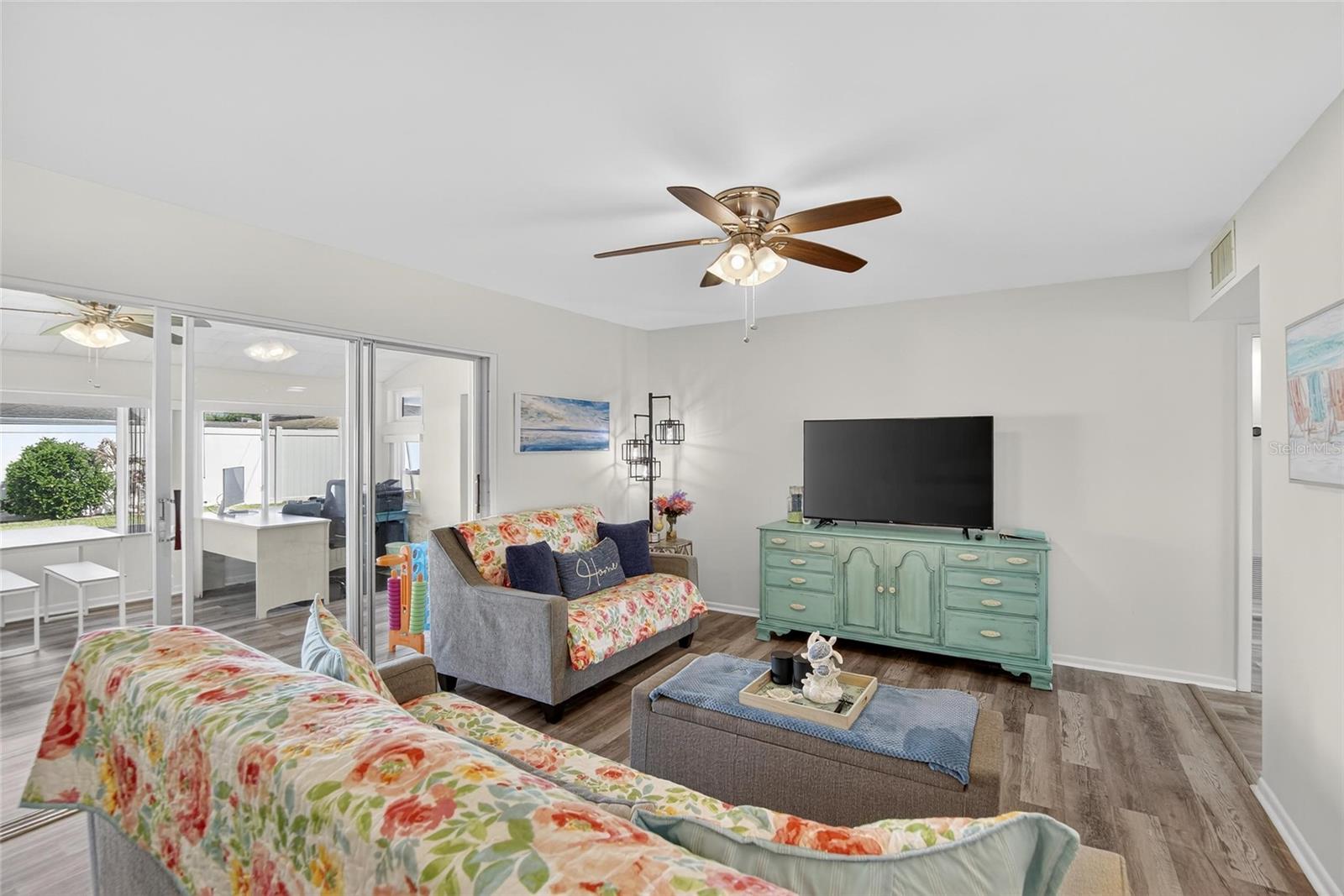 809 OAKMONT AVE — photo 12